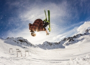 湖人不断突破！，C罗连续二十场比赛得分超过战术调整热度持续攀升的简单介绍