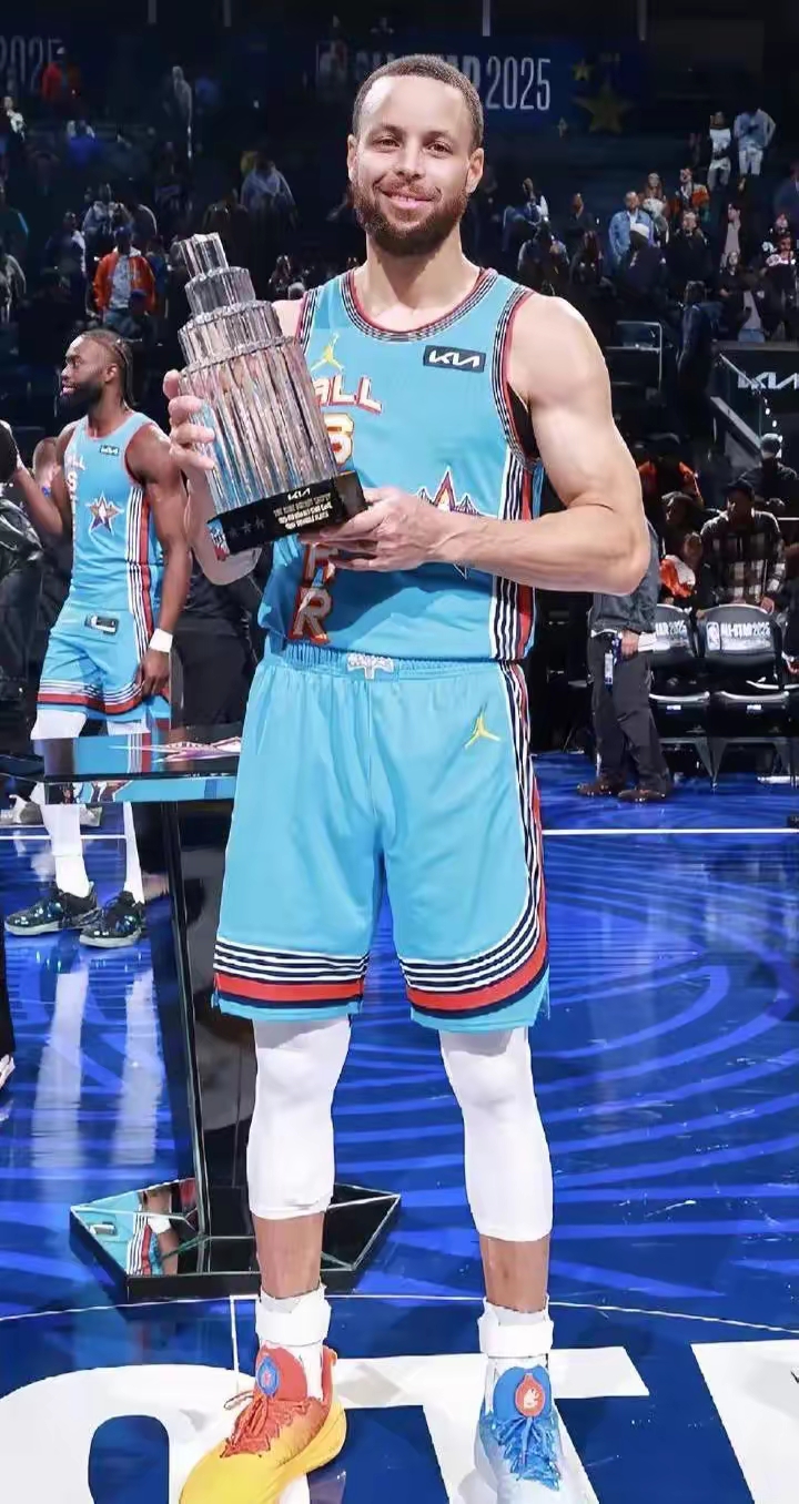 塔图姆惊艳全场，爵士助攻爆棚，引发争议逆转取胜！