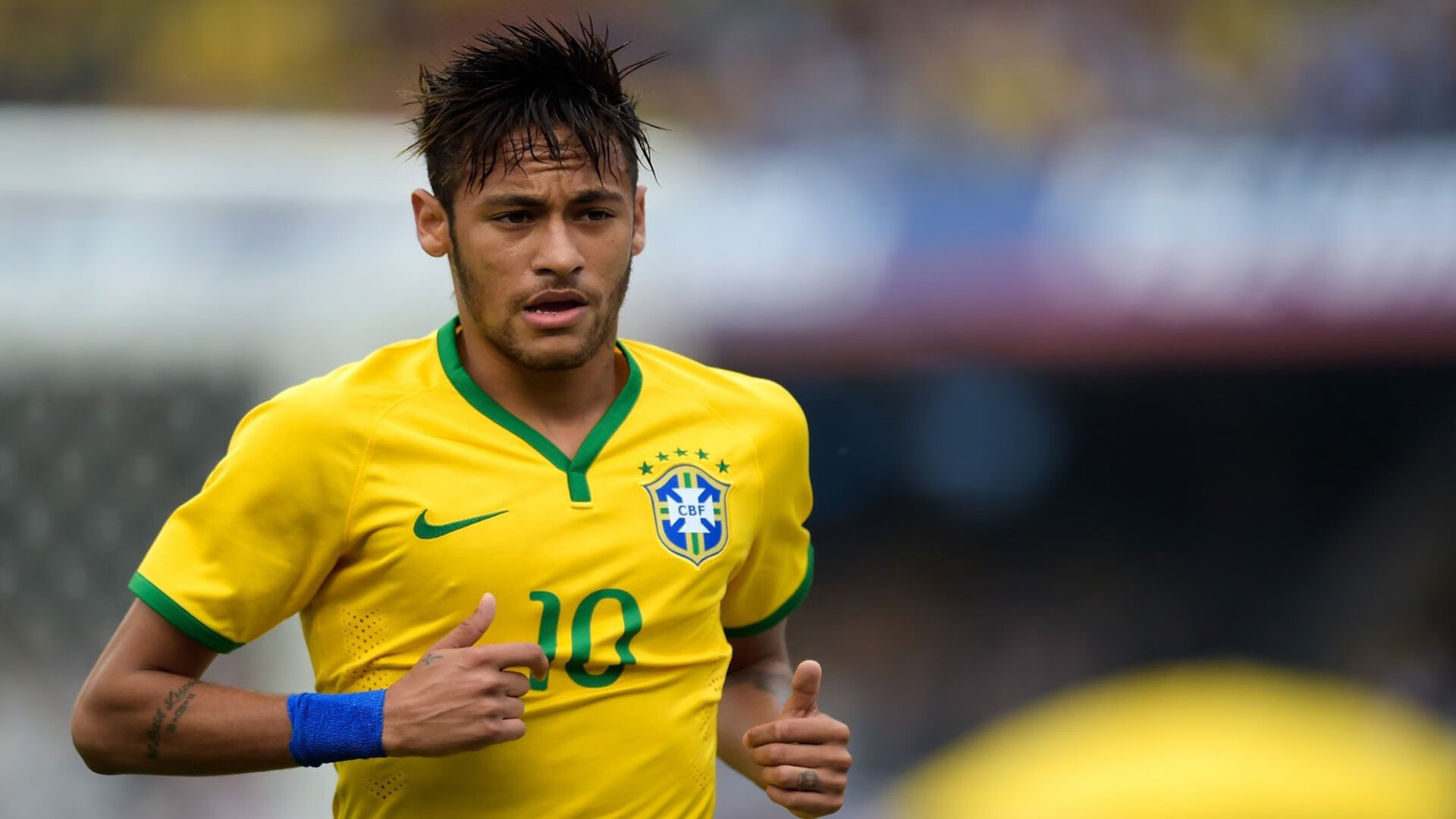 险胜首场状态出色，巴黎圣日耳曼观众沸腾！，塔图姆重返赛场热度持续攀升